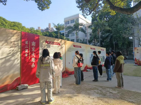 莆田市举办“依法开展国防教育  提升全民国防素养”革命历史图文专题巡回展702.png